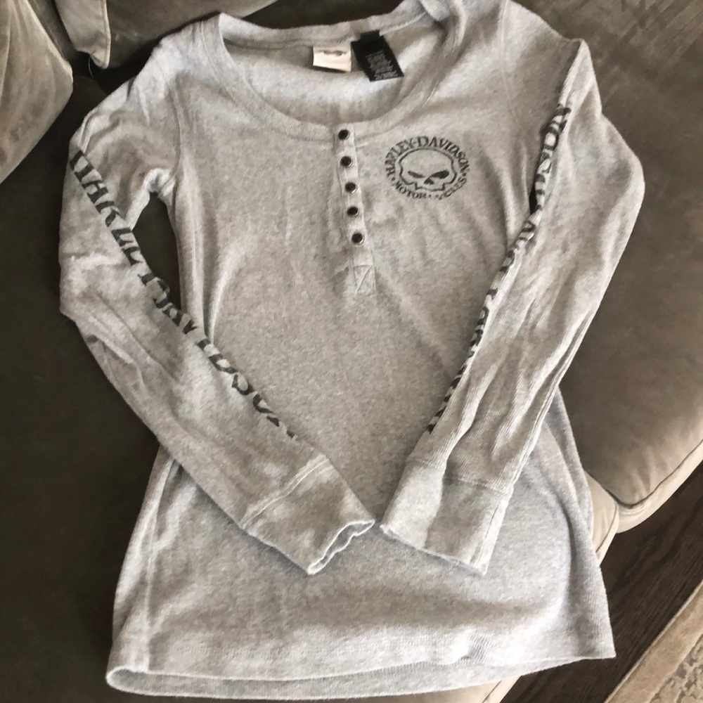 Women’s Harley Davidson scoop neck top.